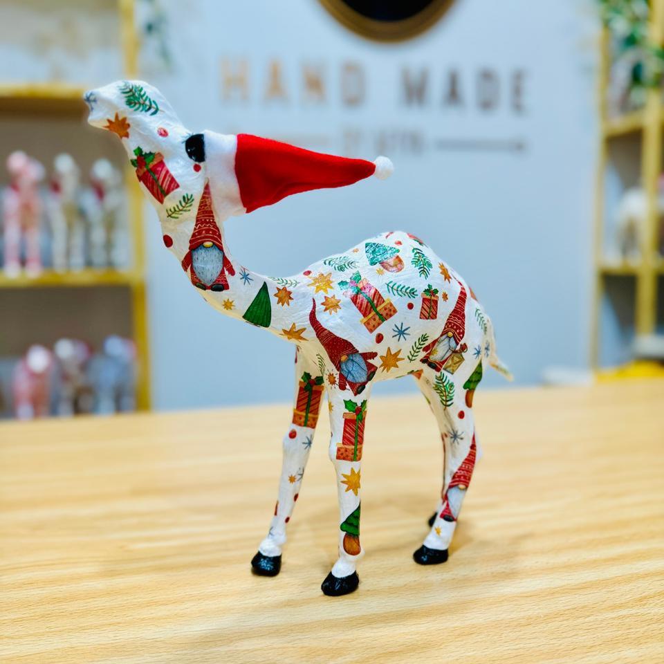 Handmade Camel with Gnomes and Gifts Pattern - Christmas Decoration & Gift